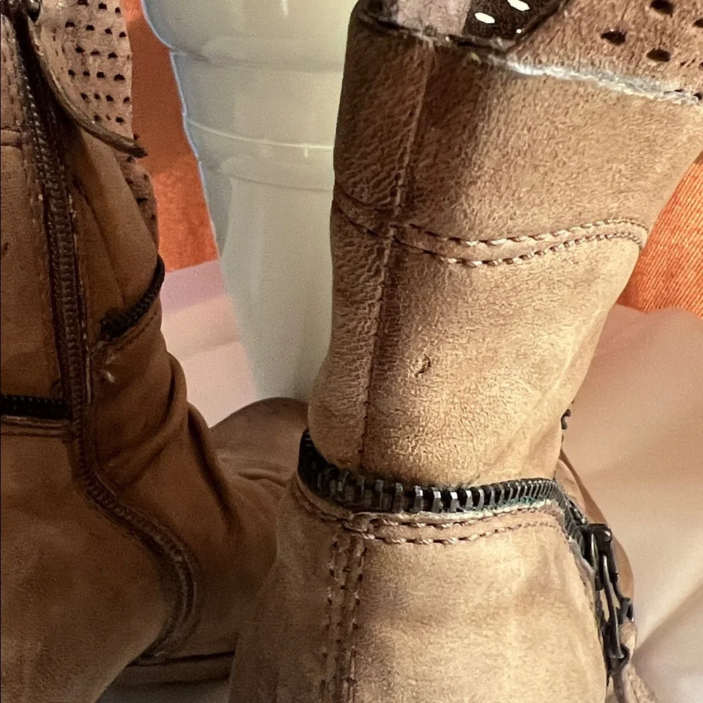 MJUS Ankle Boots Booties Beige Leather Perforated Women’s Size 37 - Picture 8 of 12